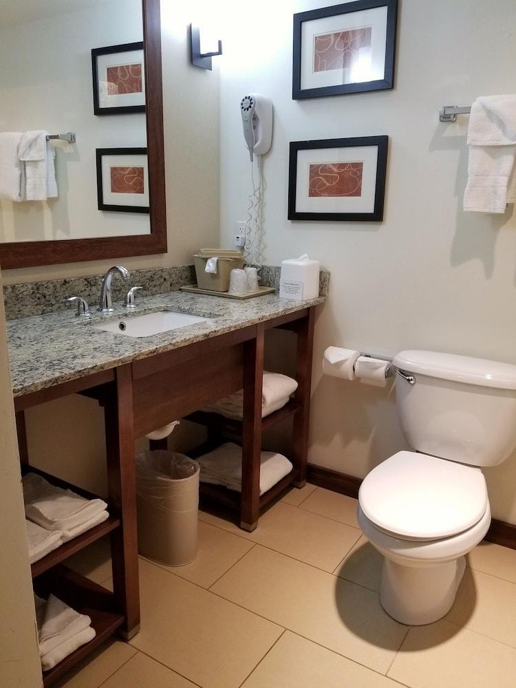 Comfort Suites Farmington Bagian luar foto