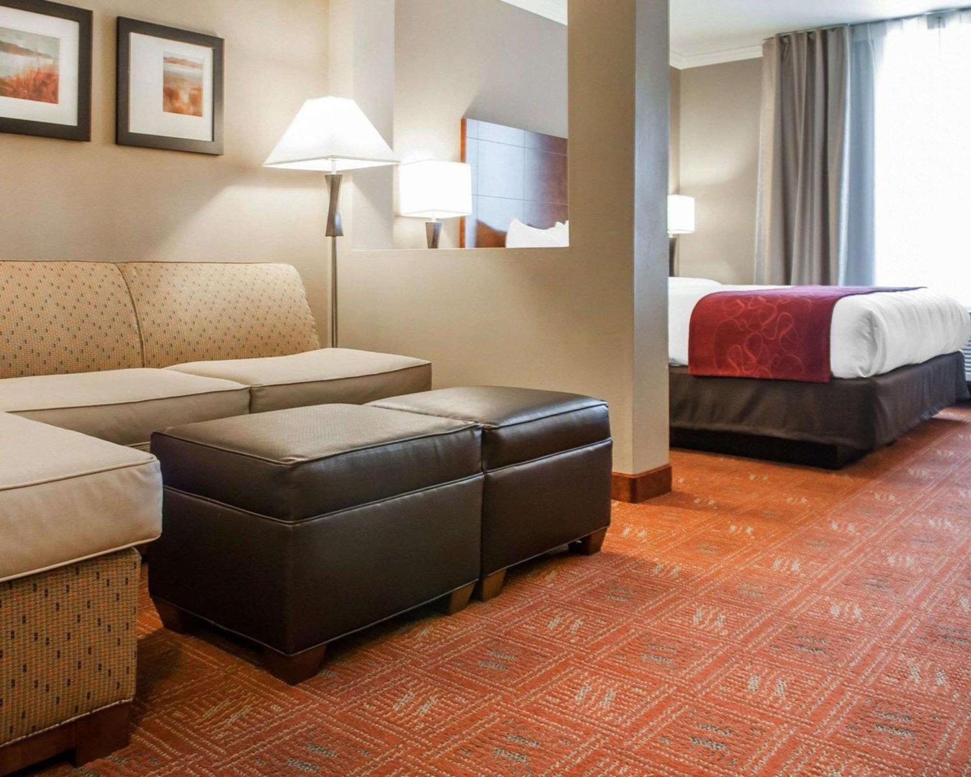 Comfort Suites Farmington Bagian luar foto