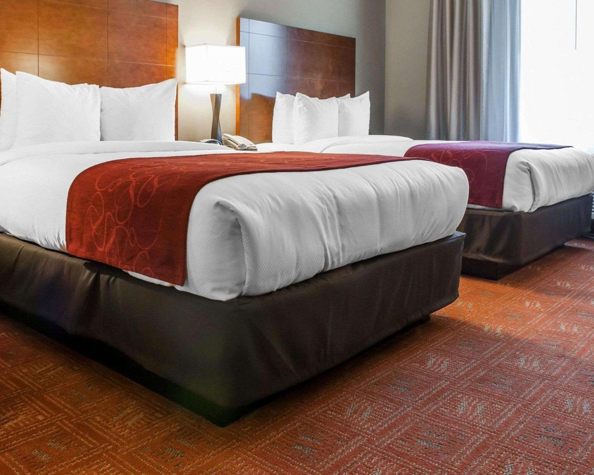 Comfort Suites Farmington Bagian luar foto
