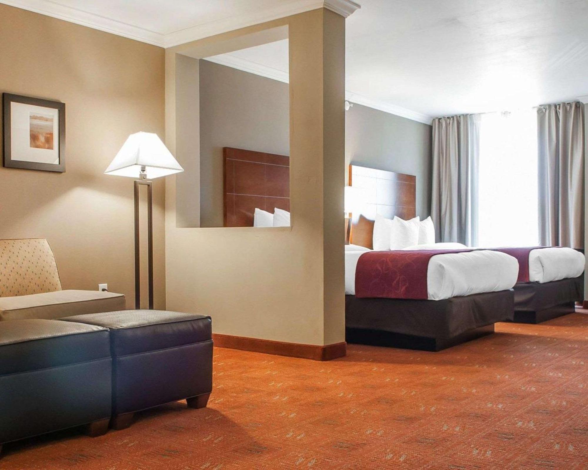 Comfort Suites Farmington Bagian luar foto