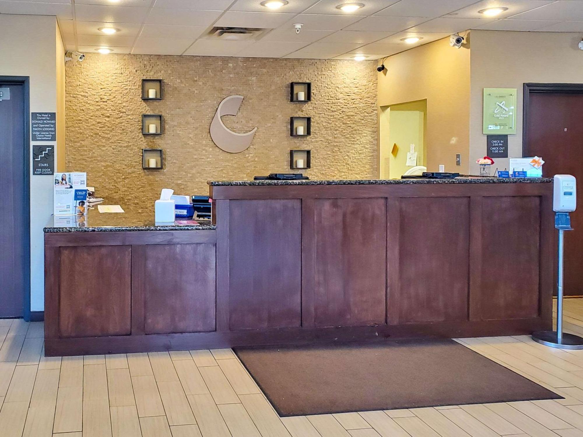 Comfort Suites Farmington Bagian luar foto