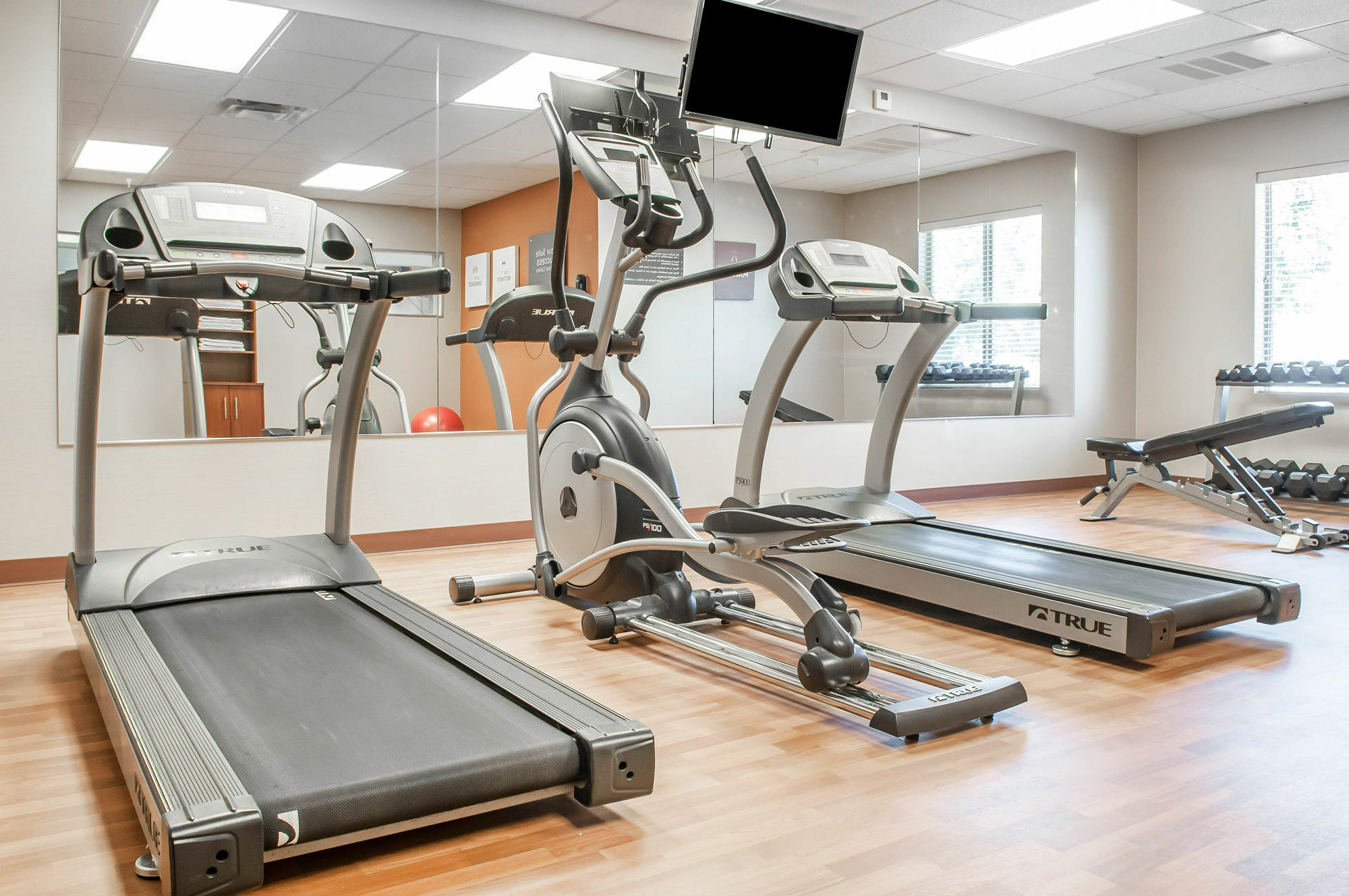 Comfort Suites Farmington Bagian luar foto