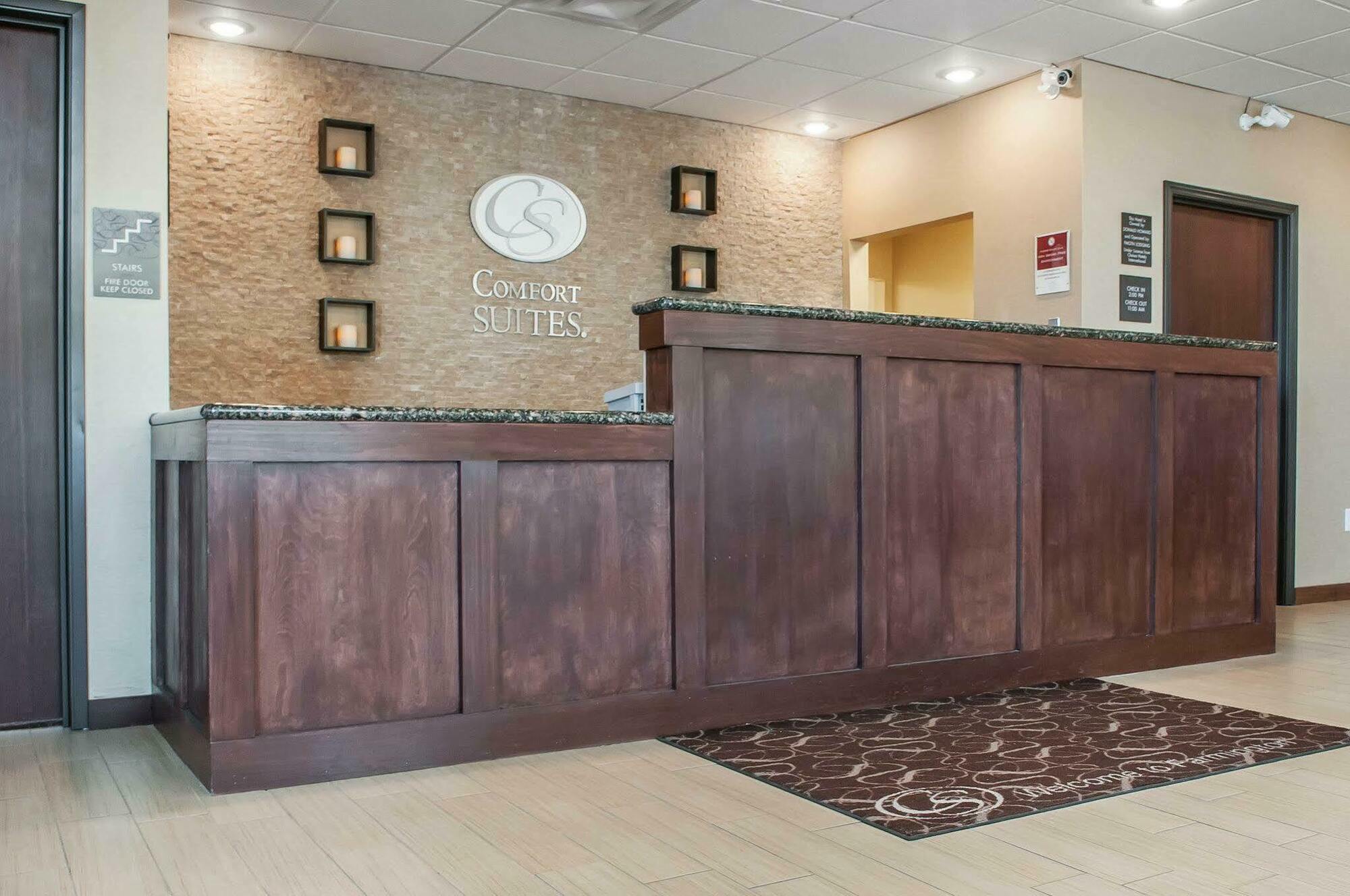 Comfort Suites Farmington Bagian luar foto