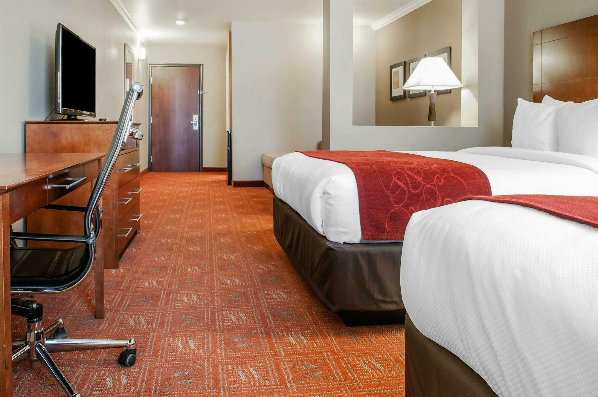 Comfort Suites Farmington Bagian luar foto